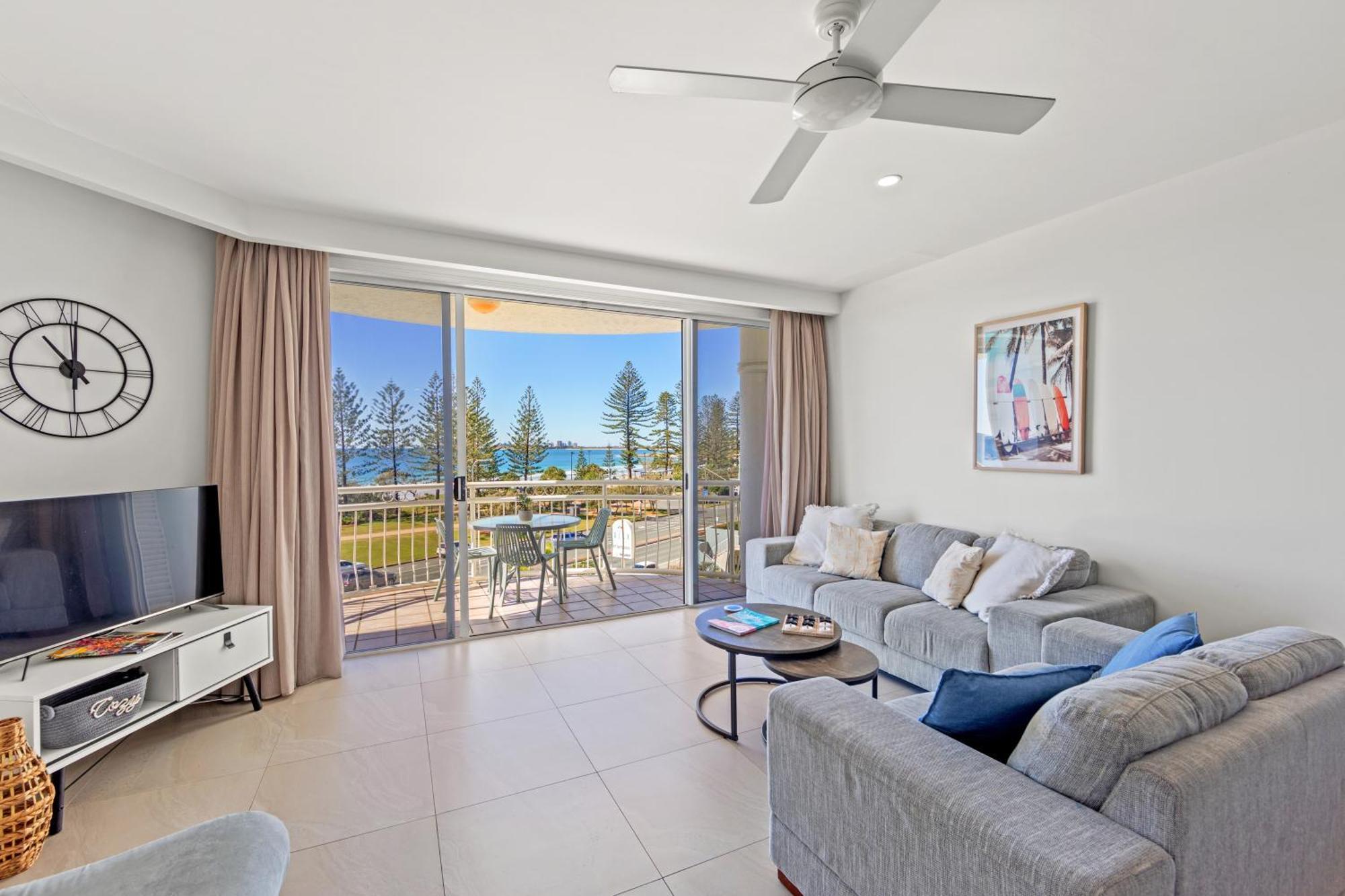 Aquarius Aparthotel 4*